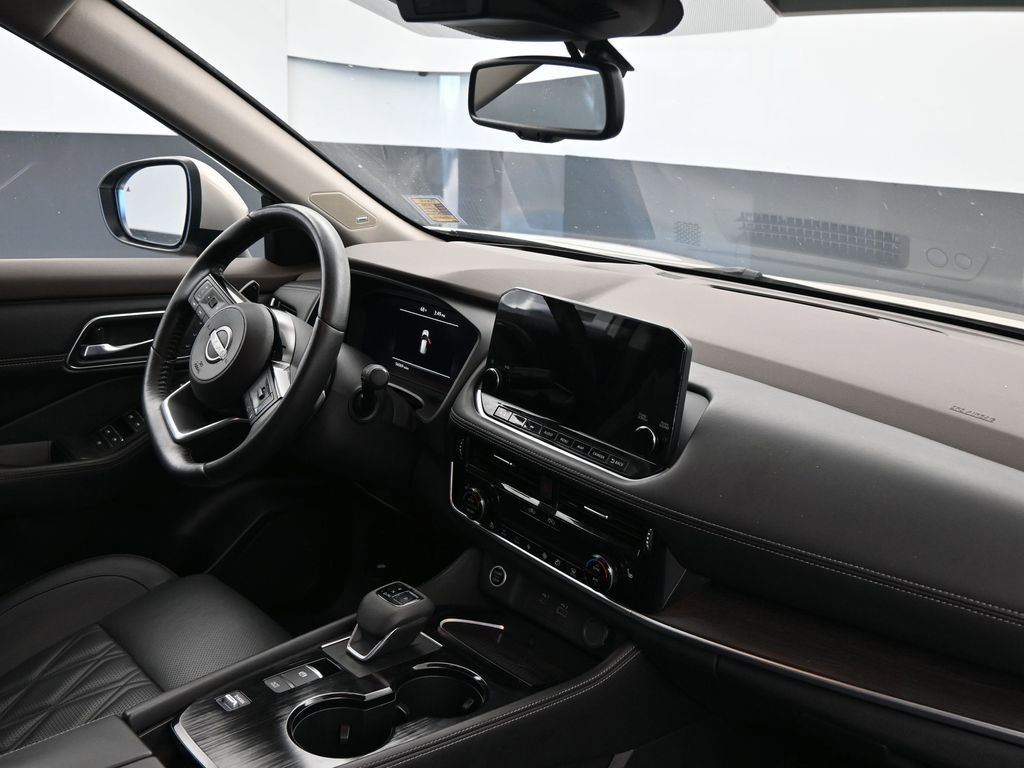 Used 2022 Nissan Rogue Platinum w/ Head-Up Display Package image 12