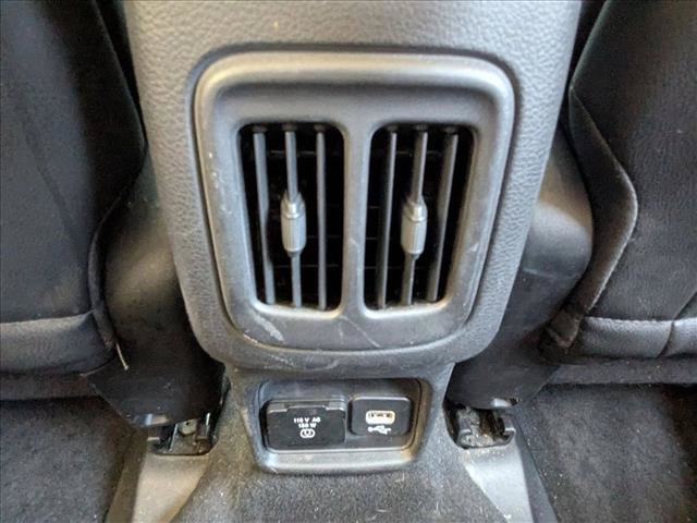 Used 2018 Jeep Compass Latitude w/ Popular Equipment Group FWD image 17