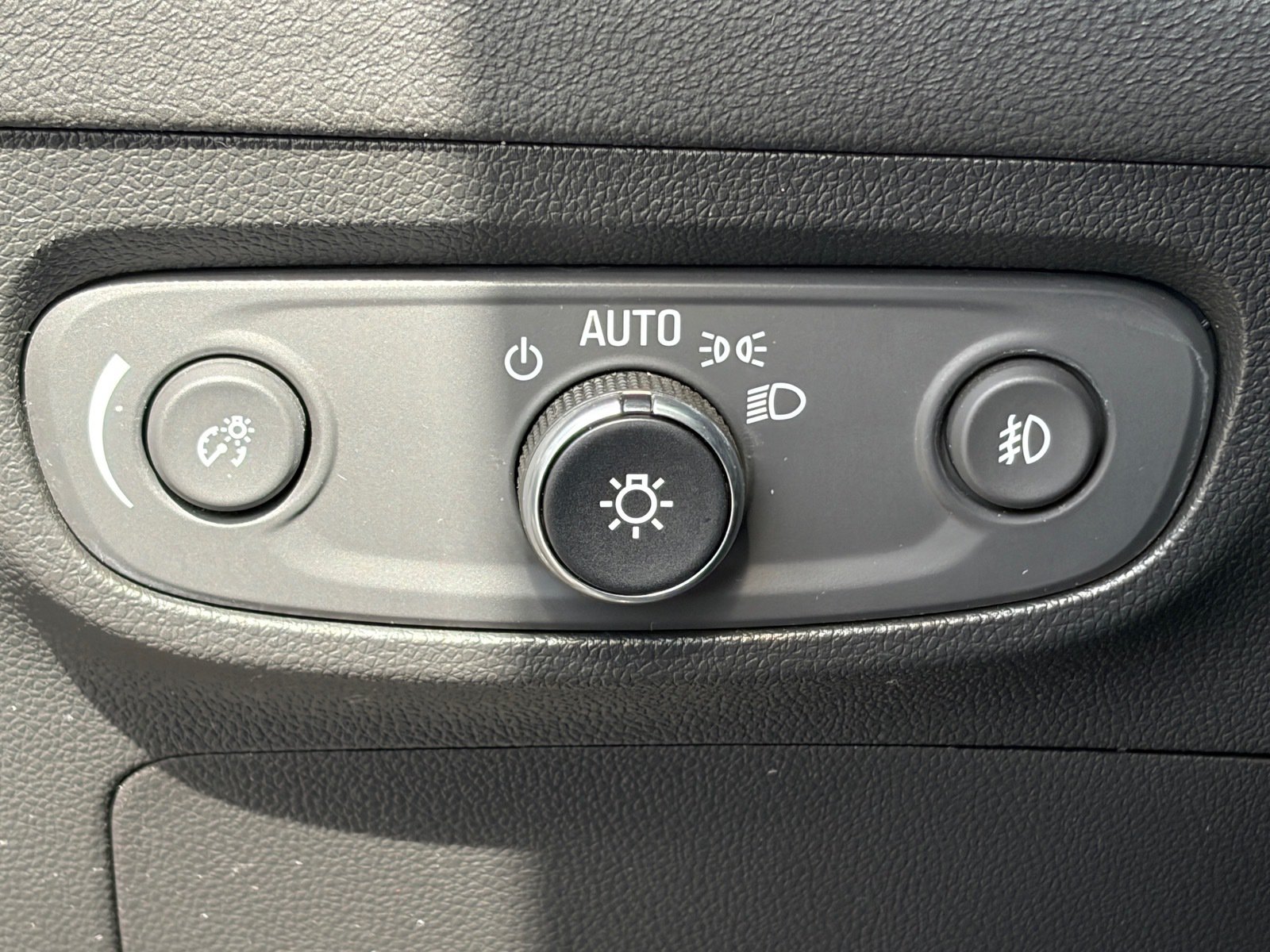 Certified 2023 Buick Encore GX Select w/ Sport Touring Package FWD image 19