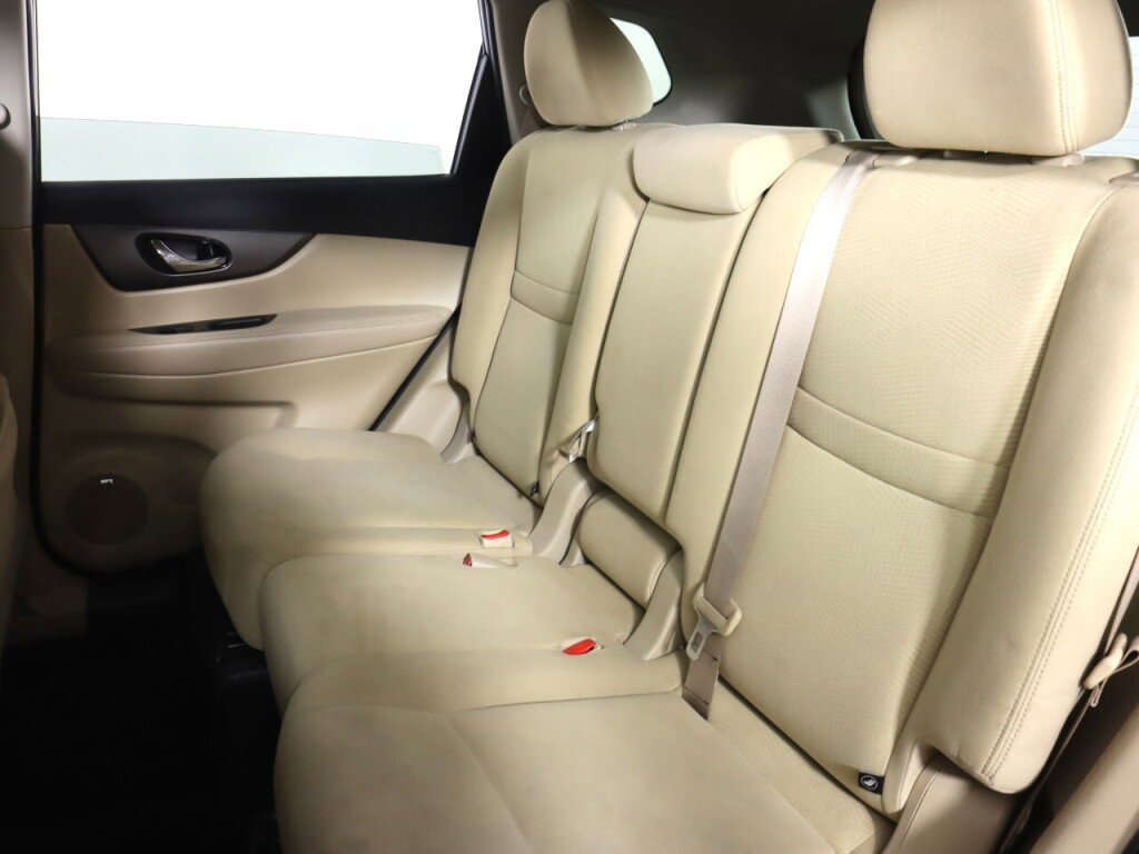 Used 2016 Nissan Rogue S w/ Appearance Package image 30