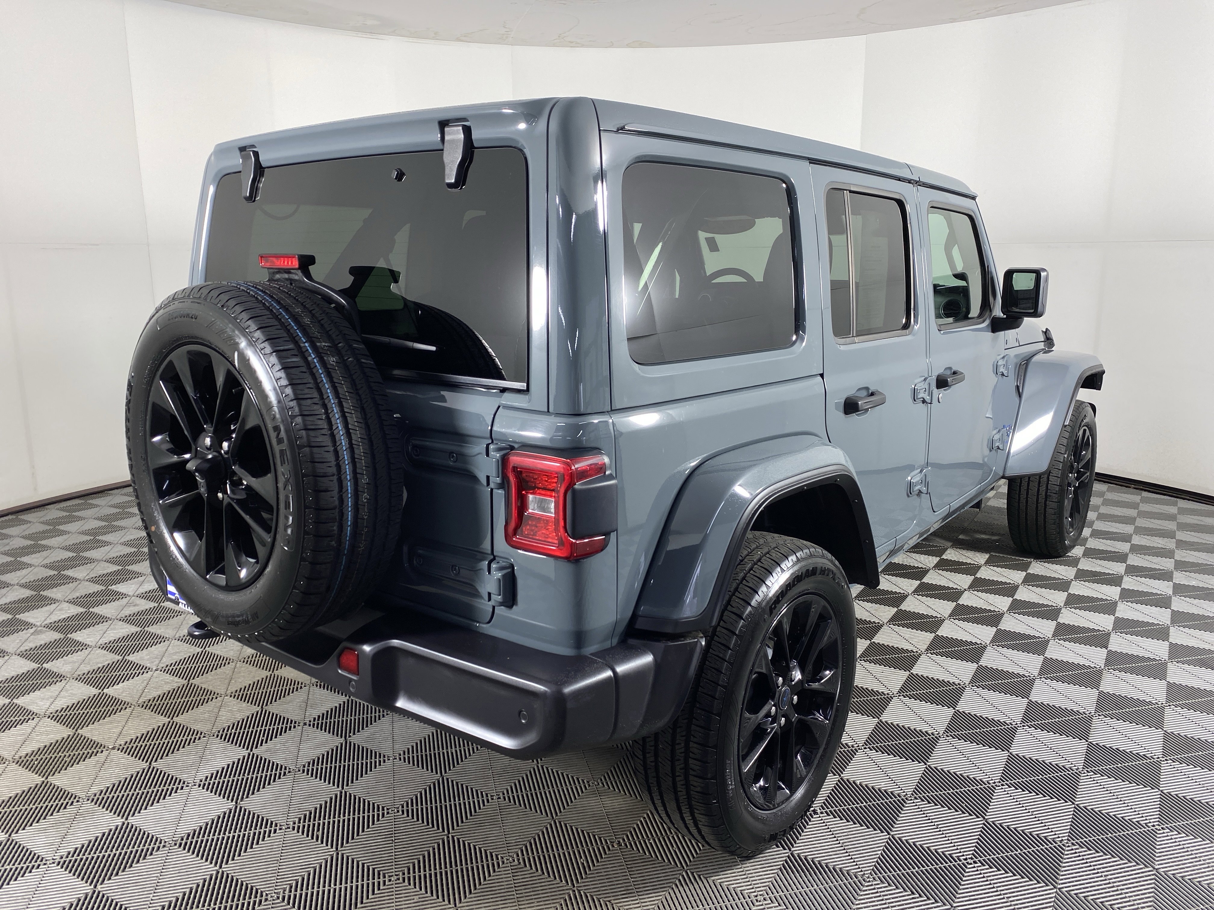 Used 2025 Jeep Wrangler Sahara w/ Safety Group image 7