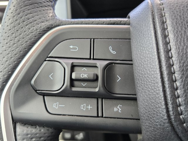 Used 2025 Toyota Sequoia Platinum w/ TRD Off-Road Package AWD/4WD image 27