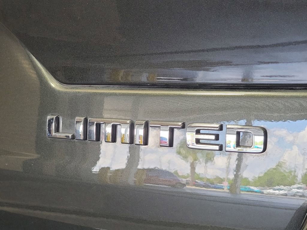 Used 2023 Jeep Grand Cherokee Limited w/ Trailer Tow Prep Group (B) AWD/4WD image 7