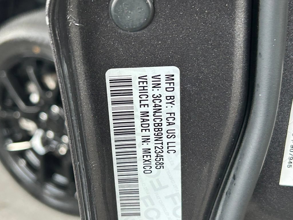 Used 2022 Jeep Compass Latitude FWD image 46