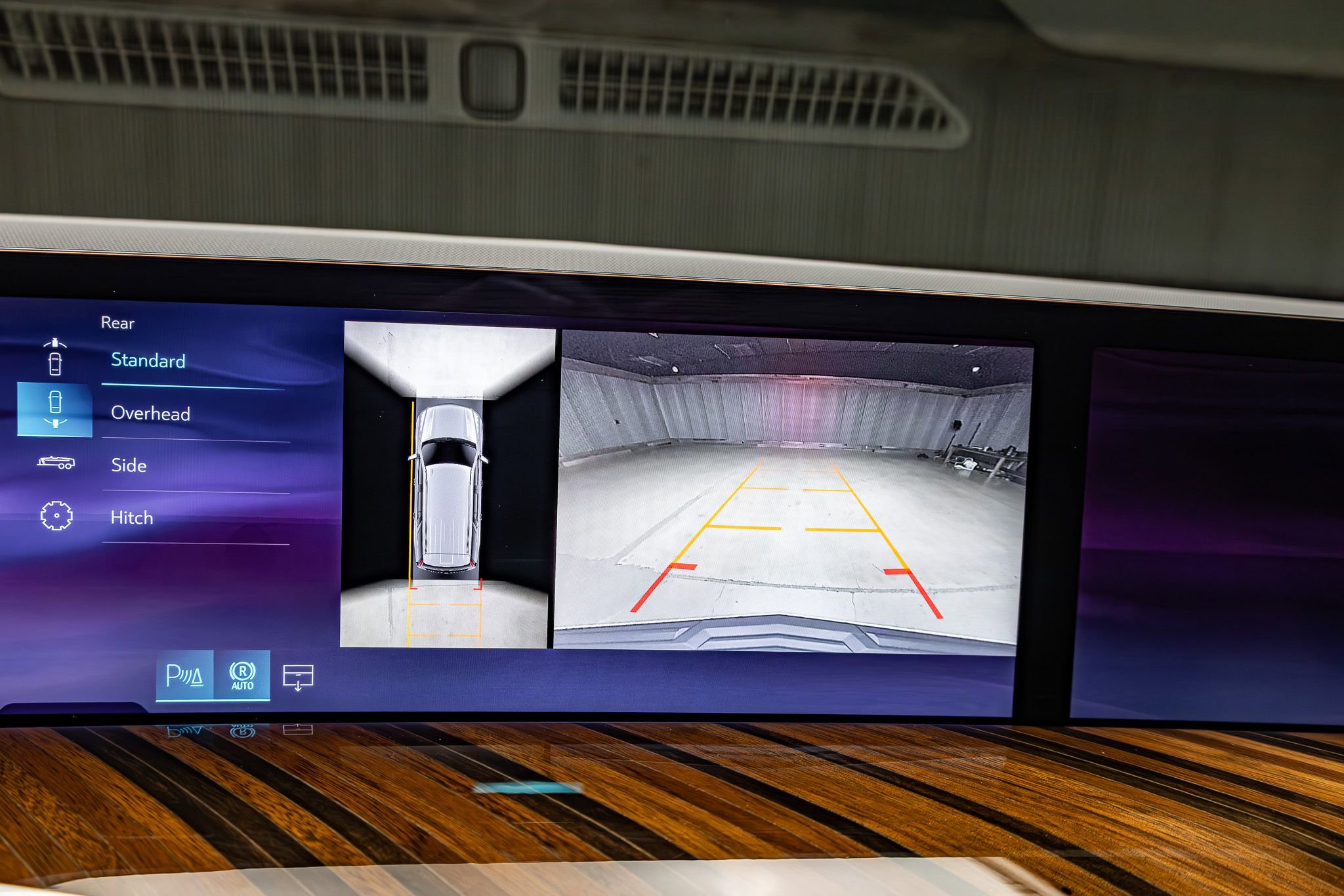 Used 2026 Cadillac Escalade Platinum Sport w/ LPO, ONYX Package image 19