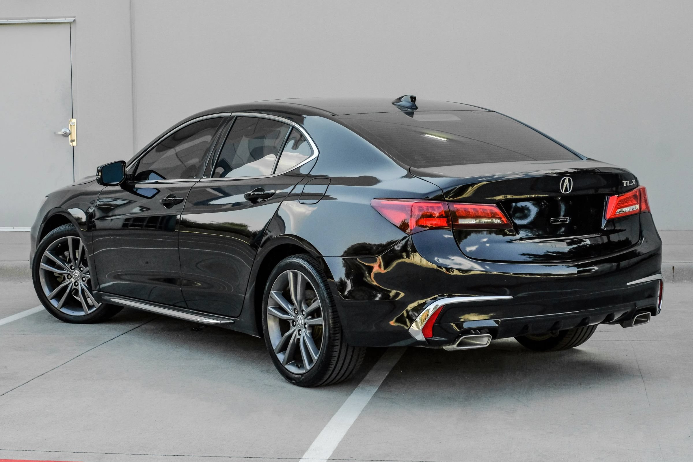 Used 2019 Acura TLX w/ Technology Package FWD image 16
