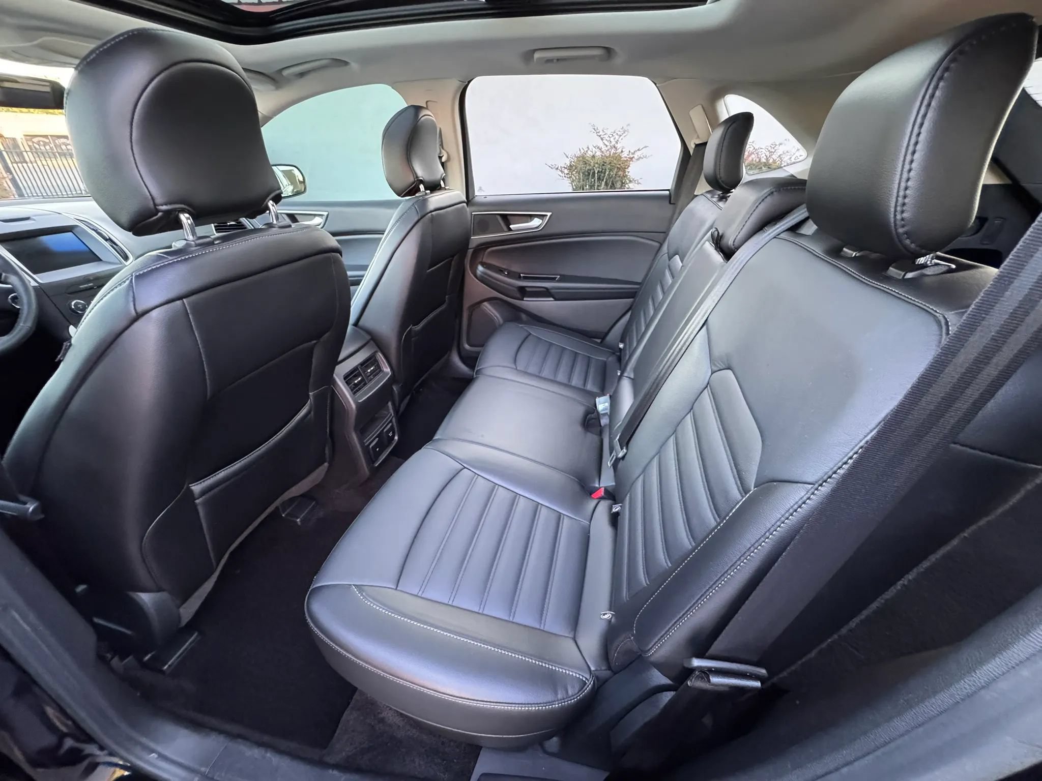 Used 2016 Ford Edge SEL w/ Equipment Group 201A FWD image 16
