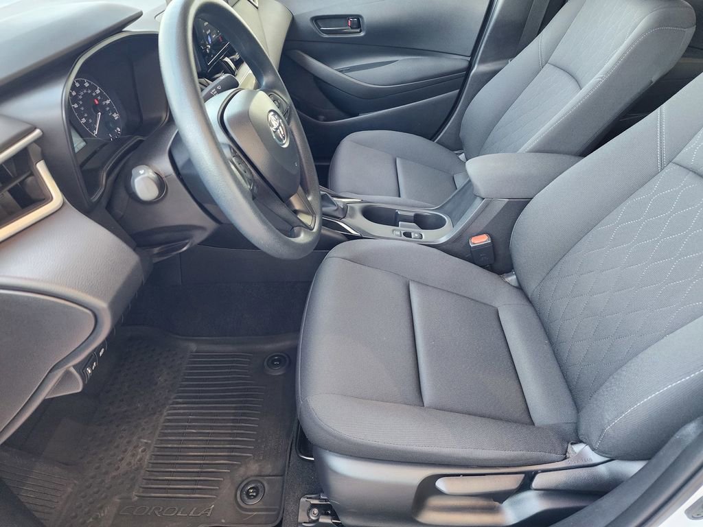 Used 2025 Toyota Corolla LE w/ LE Premium Package image 24
