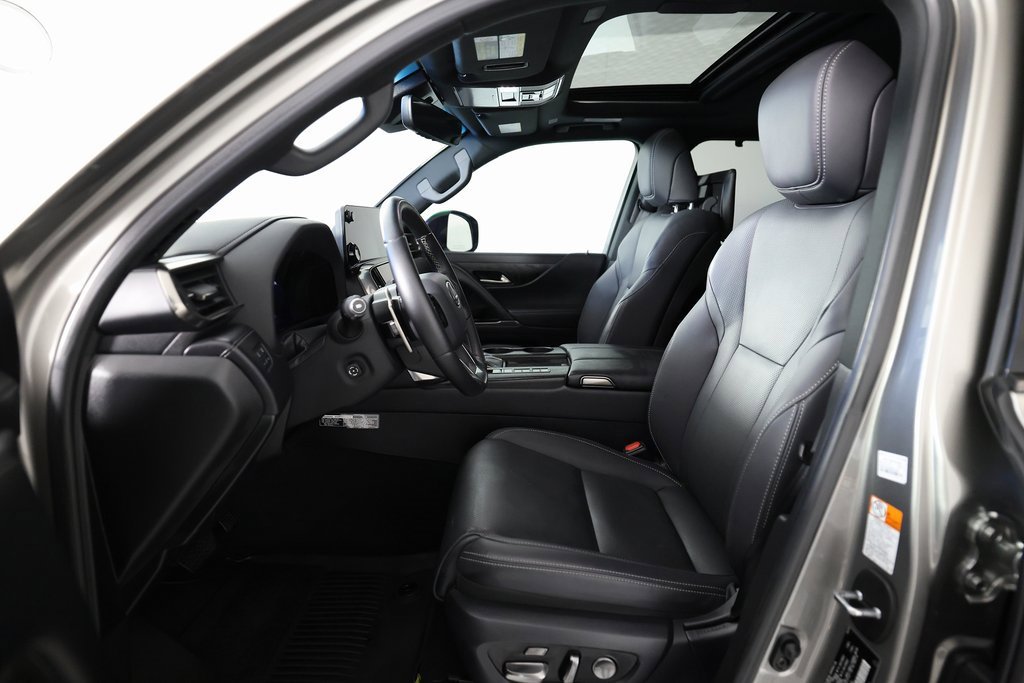 Used 2024 Lexus LX 600 4WD w/ Appearance Package image 20