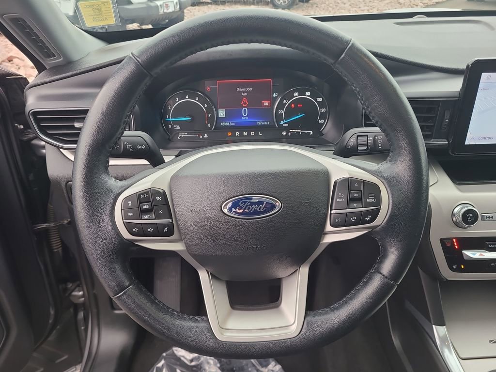 Used 2023 Ford Explorer XLT image 27