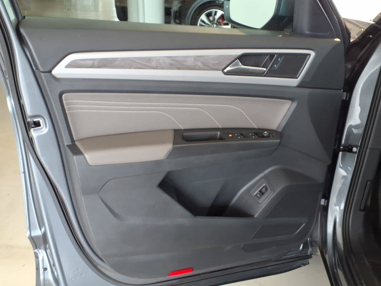 Used 2023 Volkswagen Atlas Cross Sport SE w/ Panoramic Sunroof Package AWD/4WD image 10