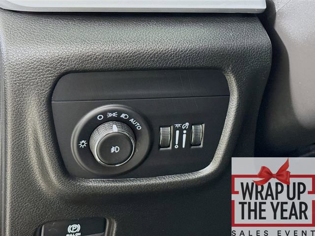 Used 2025 Jeep Grand Cherokee Limited image 10