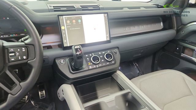 Used 2025 Land Rover Defender 110 X image 43