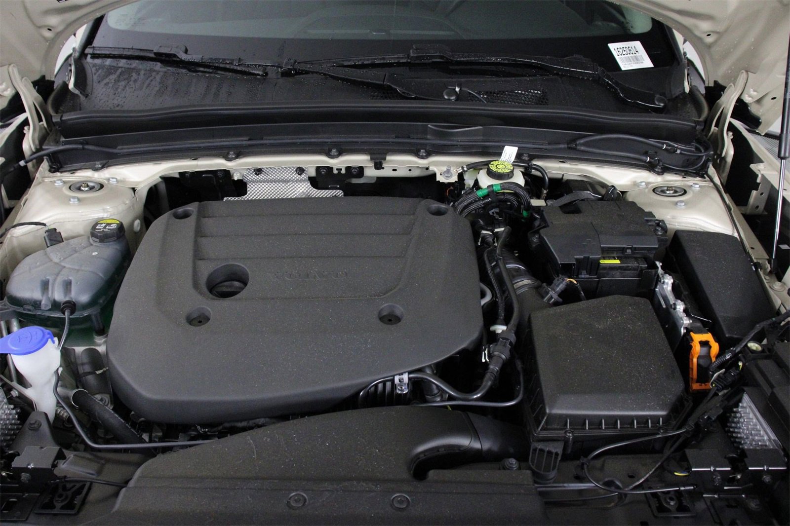 New 2025 Volvo XC40 B5 Ultra w/ Climate Package image 12