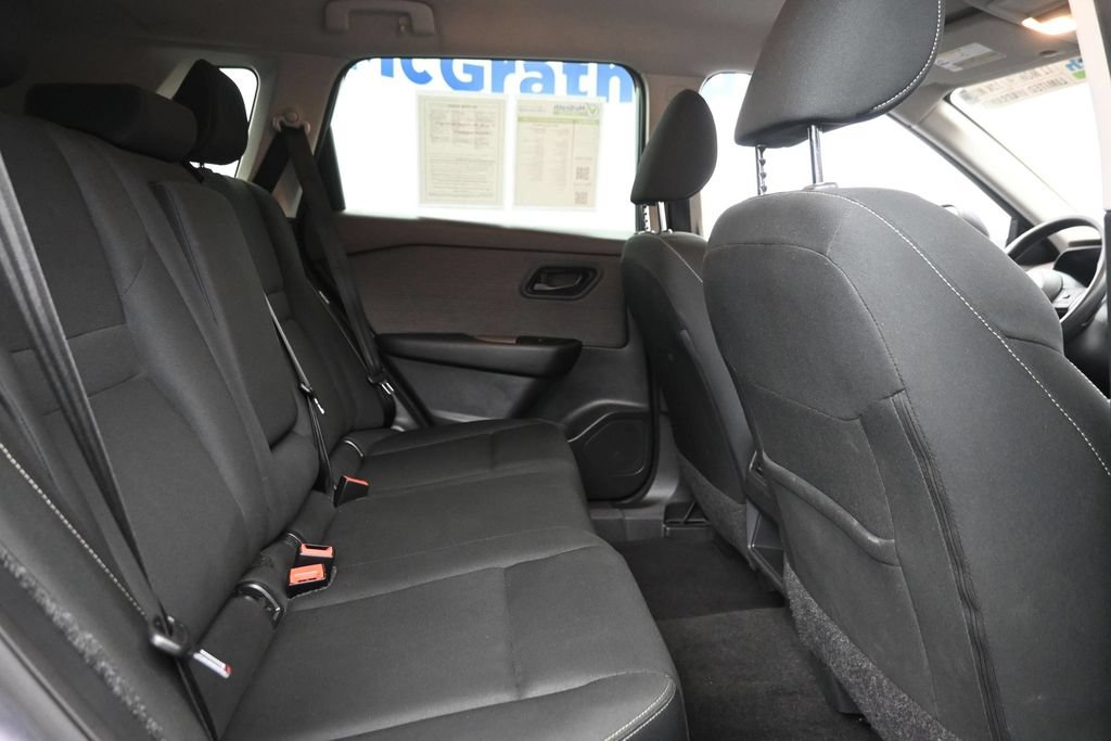 Used 2023 Nissan Rogue S AWD/4WD image 10