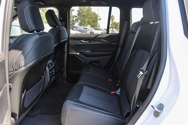 New 2025 Jeep Grand Cherokee Laredo image 19