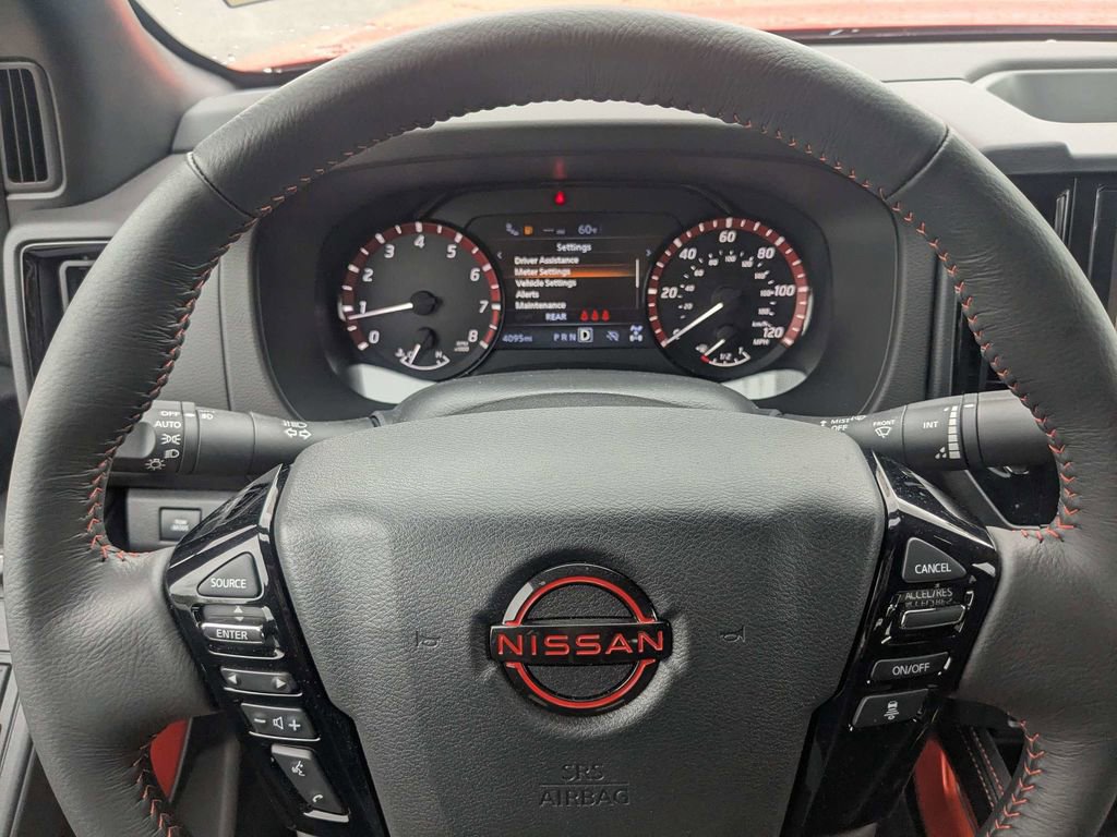 Used 2025 Nissan Frontier PRO-4X w/ Interior Protection Package image 31