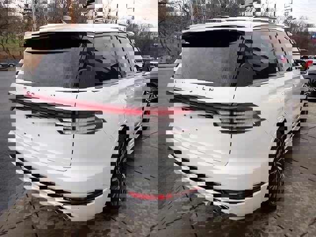 New 2025 Lincoln Aviator Black Label w/ Jet Appearance Package image 6