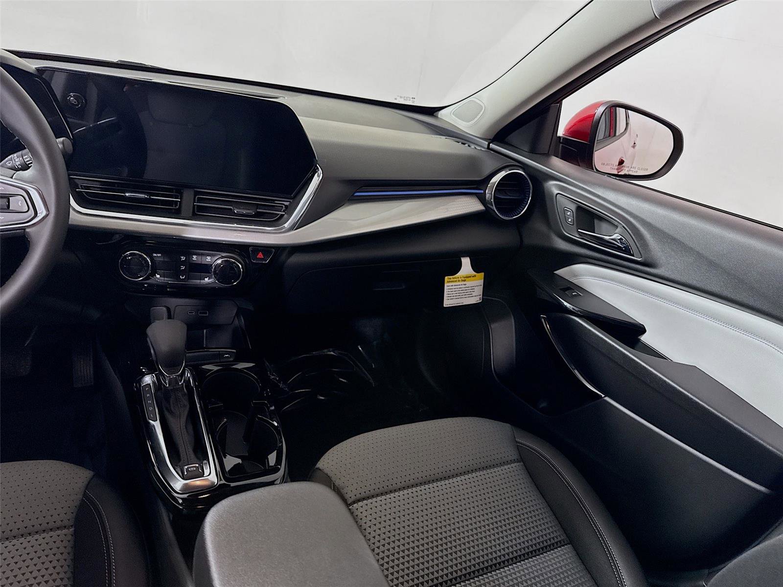 New 2026 Chevrolet Trax LT w/ LT Convenience Package image 16