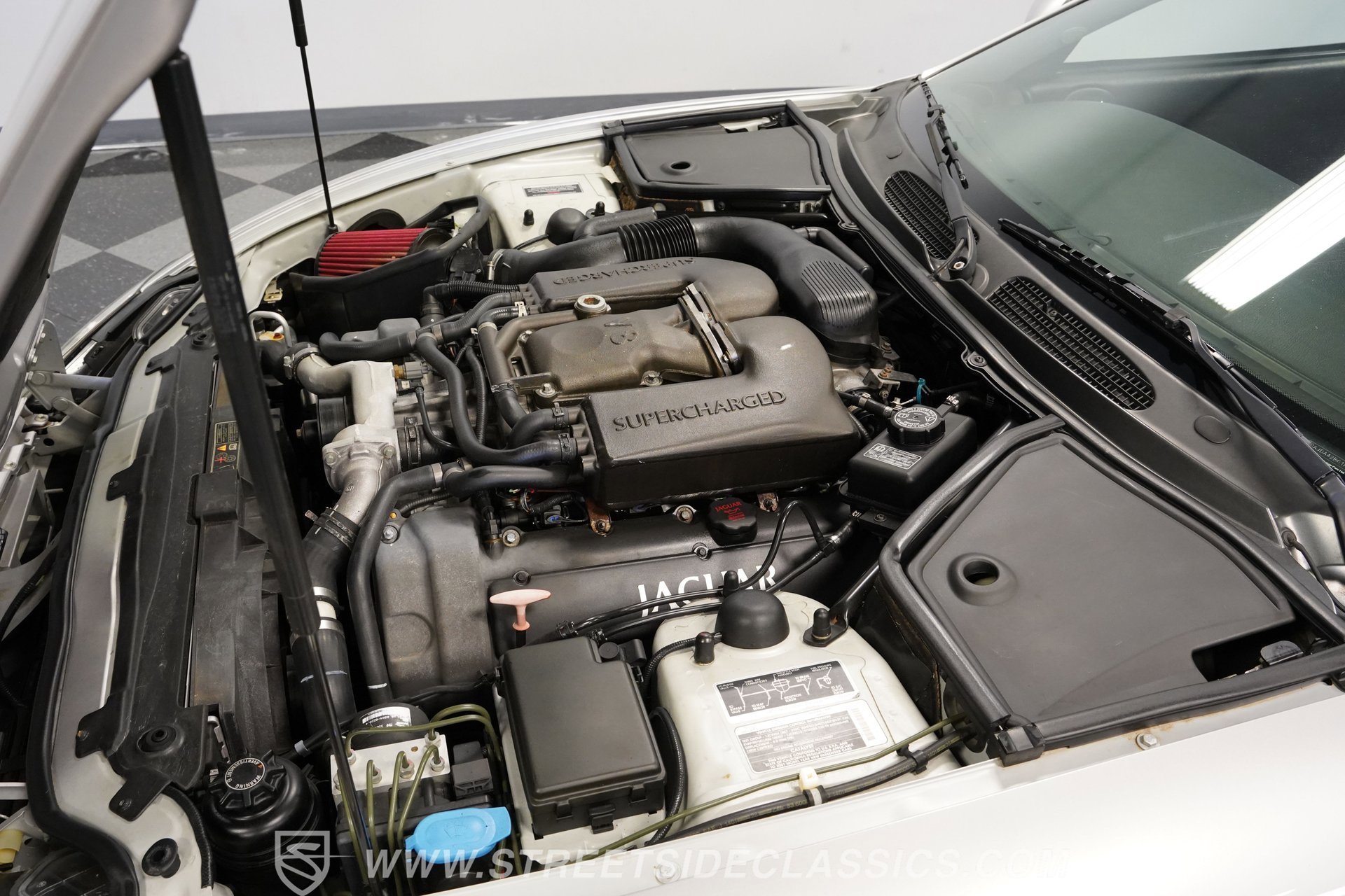 Used 2001 Jaguar XK8 Convertible image 3