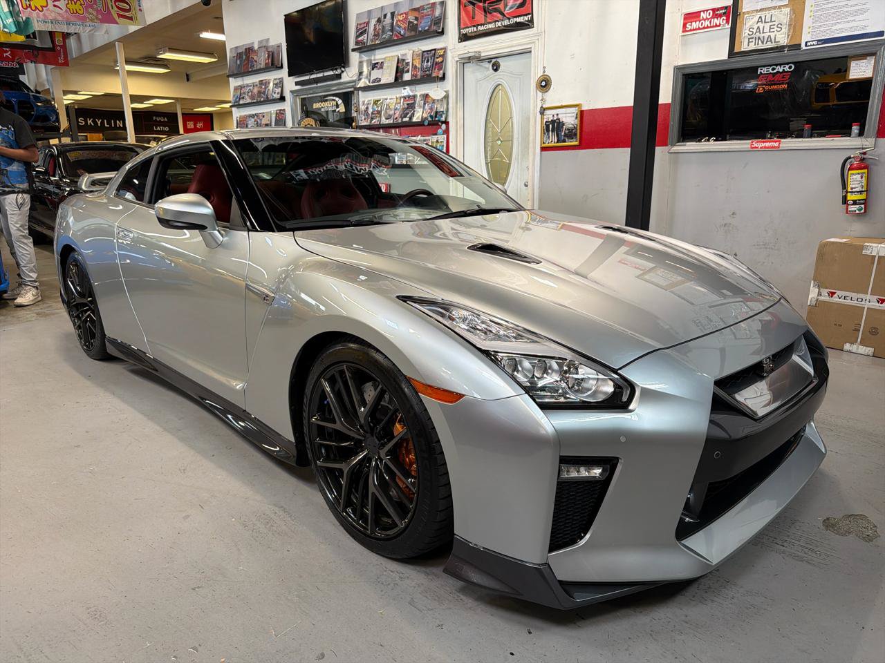 Used 2018 Nissan GT-R Premium w/ Premium Interior Package AWD/4WD image 3