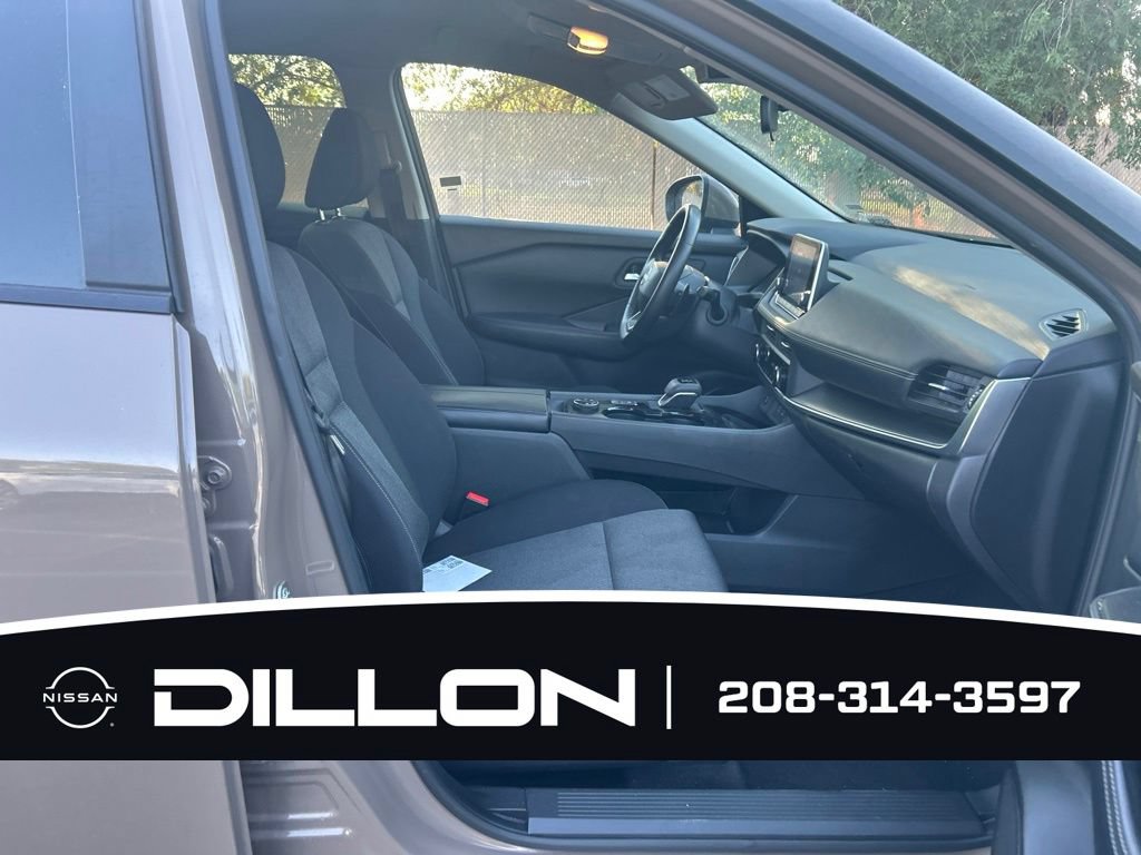 Certified 2025 Nissan Rogue SV AWD/4WD image 13