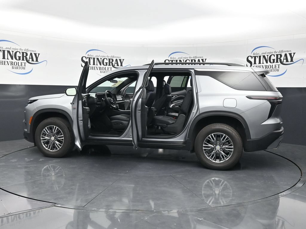 Used 2026 Chevrolet Traverse LT FWD image 40