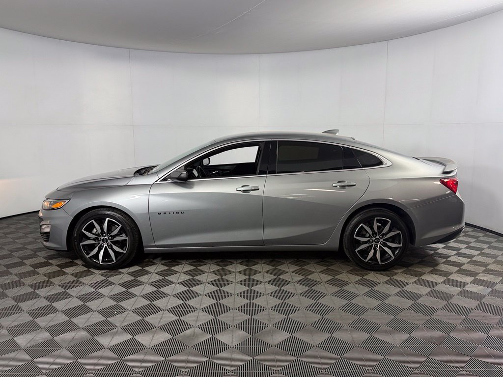 Used 2025 Chevrolet Malibu RS FWD image 9