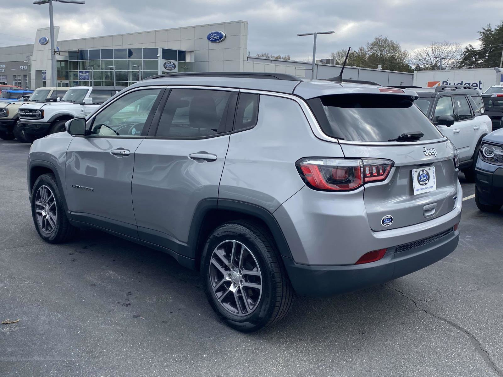 Used 2019 Jeep Compass Latitude image 4