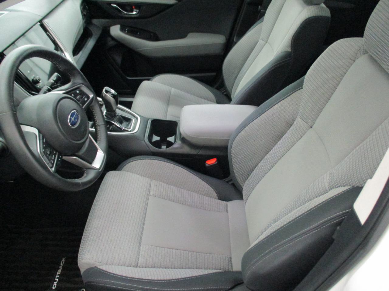 Used 2025 Subaru Outback Premium AWD/4WD image 9