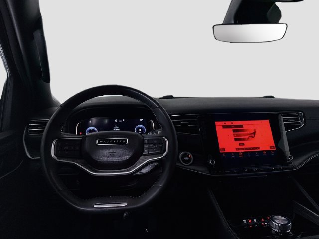 Used 2024 Jeep Wagoneer L Series II w/ Flexible Seating Group RWD image 16