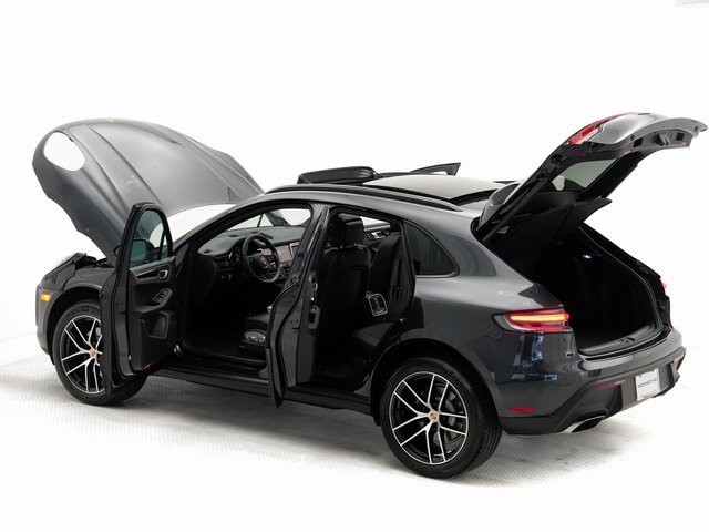 Used 2025 Porsche Macan image 36