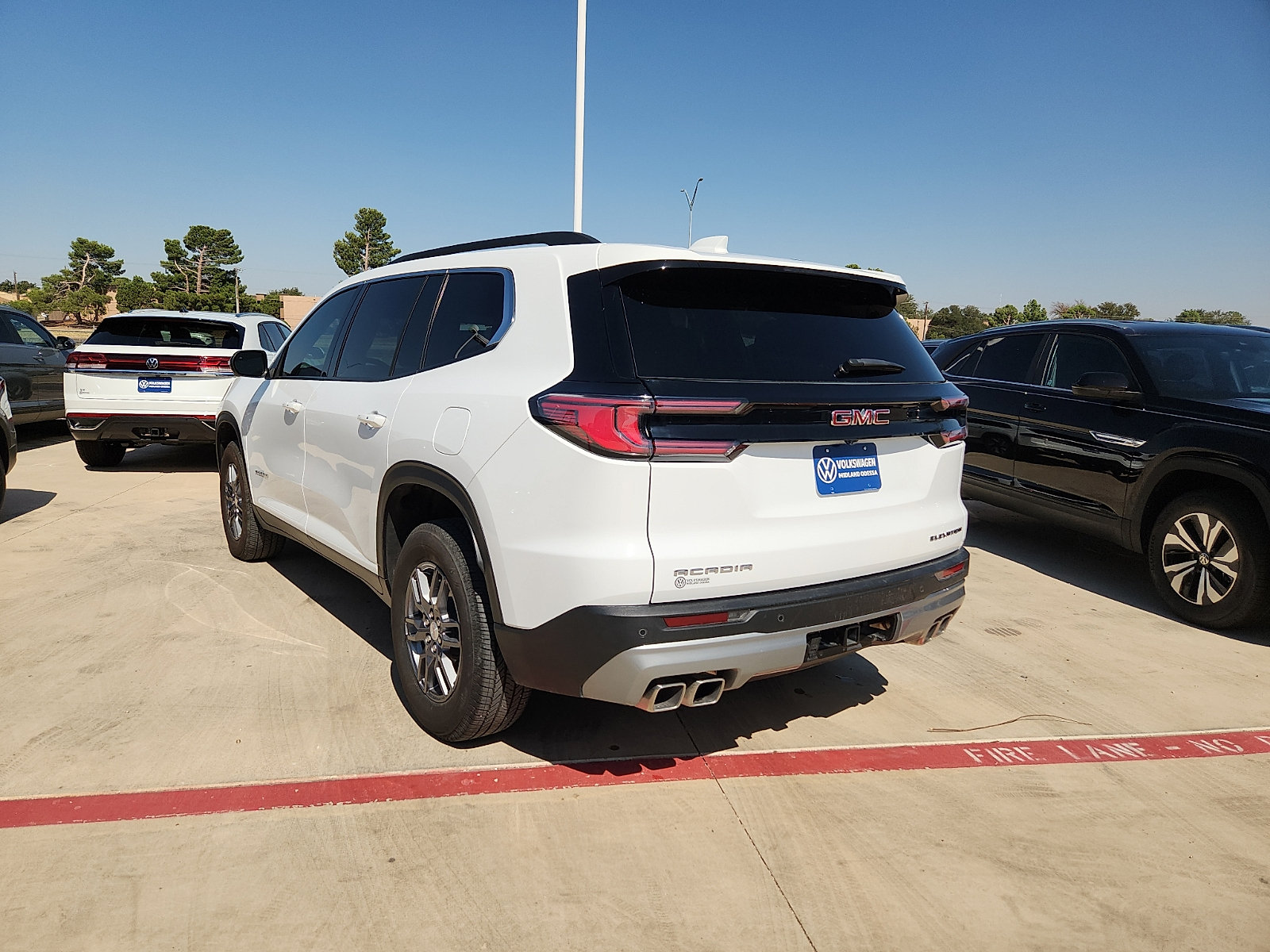 Used 2025 GMC Acadia Elevation w/ LPO, Floor Liner Package FWD image 4