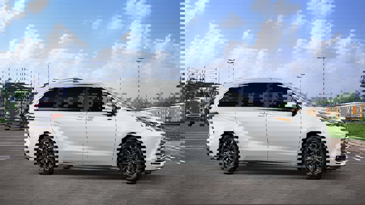 New 2026 Toyota Sienna Platinum AWD/4WD image 13