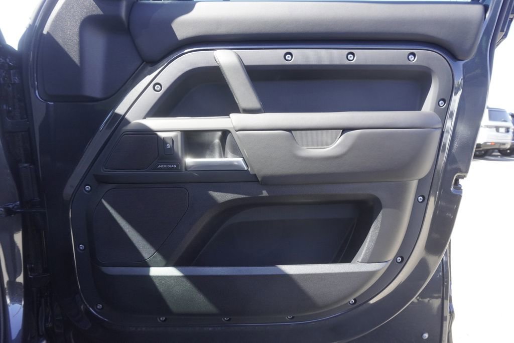 New 2025 Land Rover Defender 130 S image 21