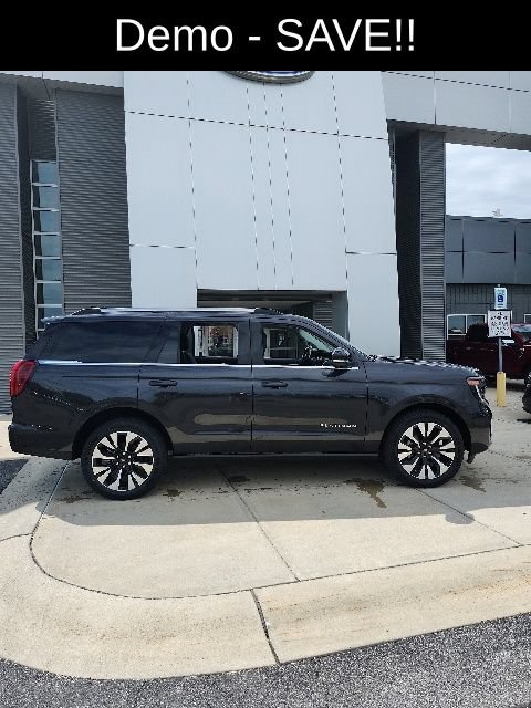 New 2026 Ford Expedition Platinum w/ Driver's Package AWD/4WD image 8