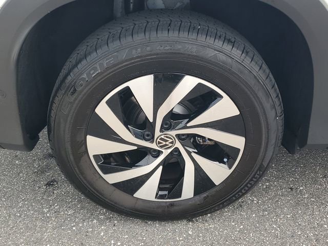 Certified 2025 Volkswagen Tiguan S FWD image 5
