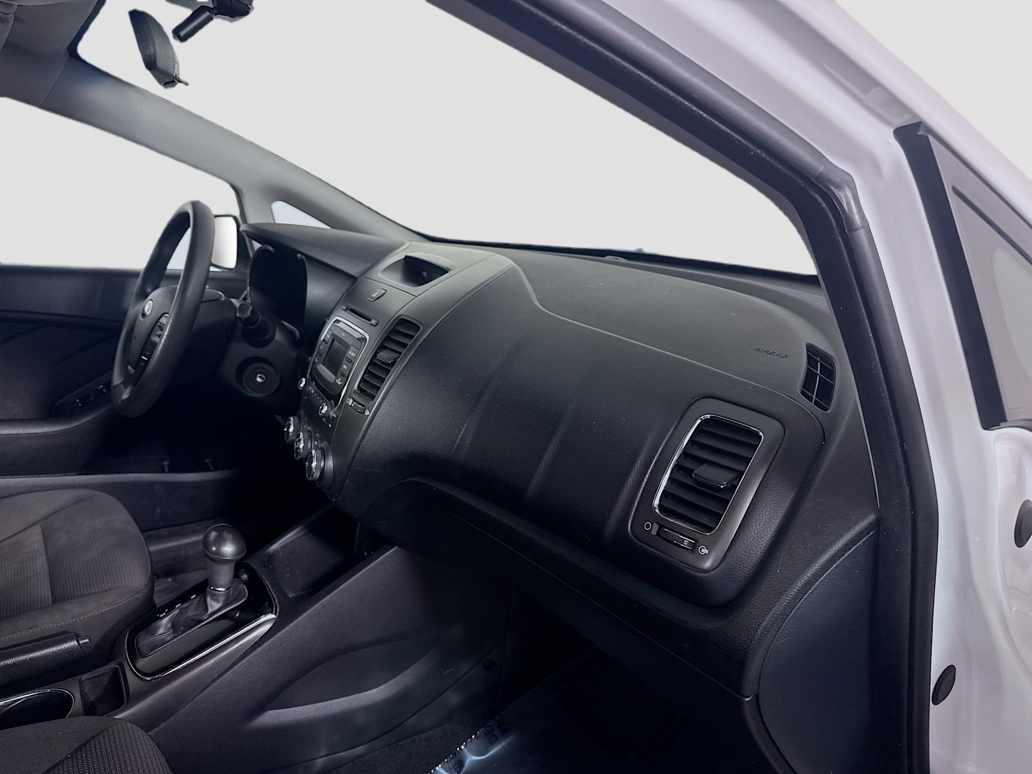 Used 2017 Kia Forte LX image 28