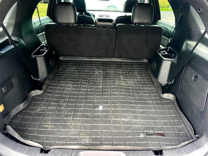 Used 2017 Ford Explorer XLT w/ Equipment Group 202A image 8