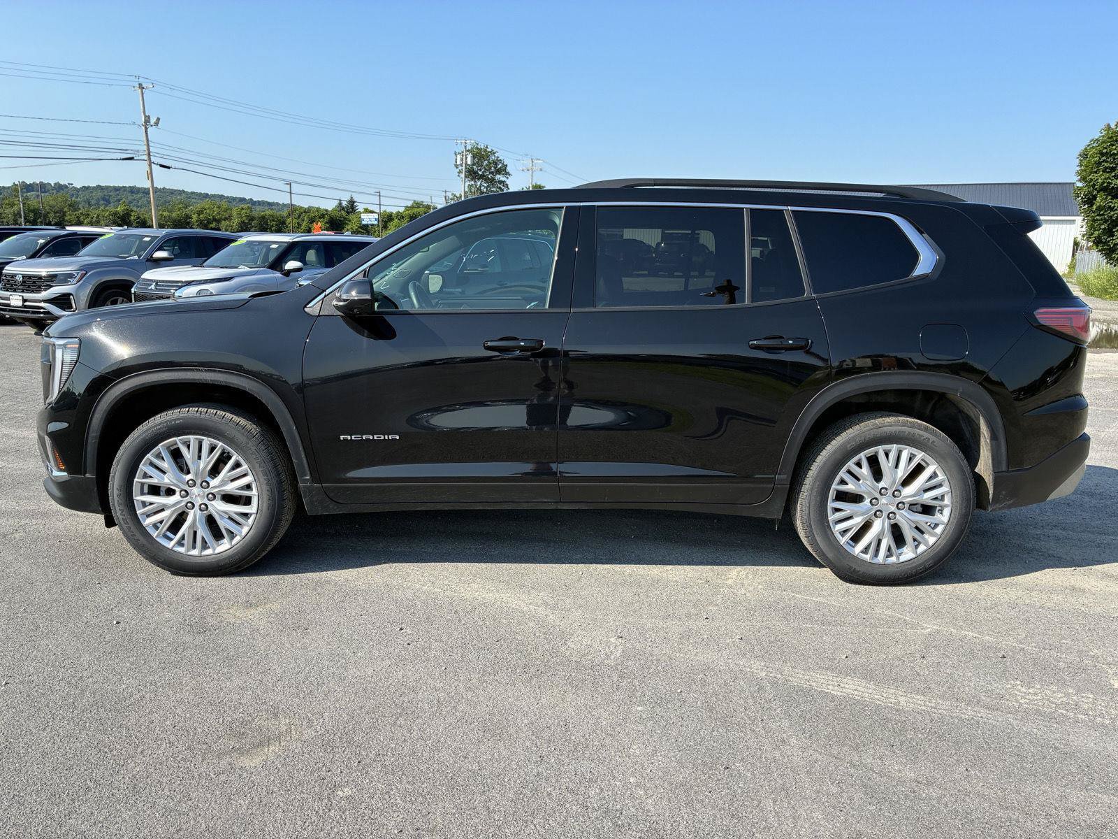 Used 2025 GMC Acadia Elevation w/ Elevation Premium Package AWD/4WD image 5