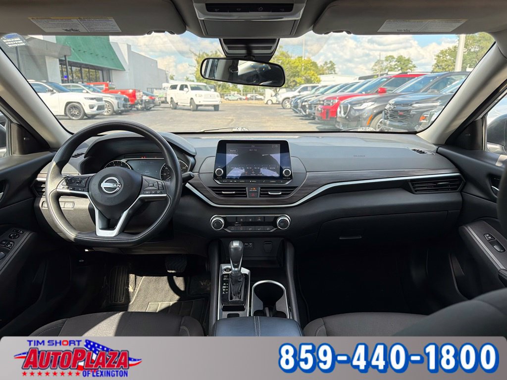 Used 2024 Nissan Altima 2.5 SV AWD/4WD image 13
