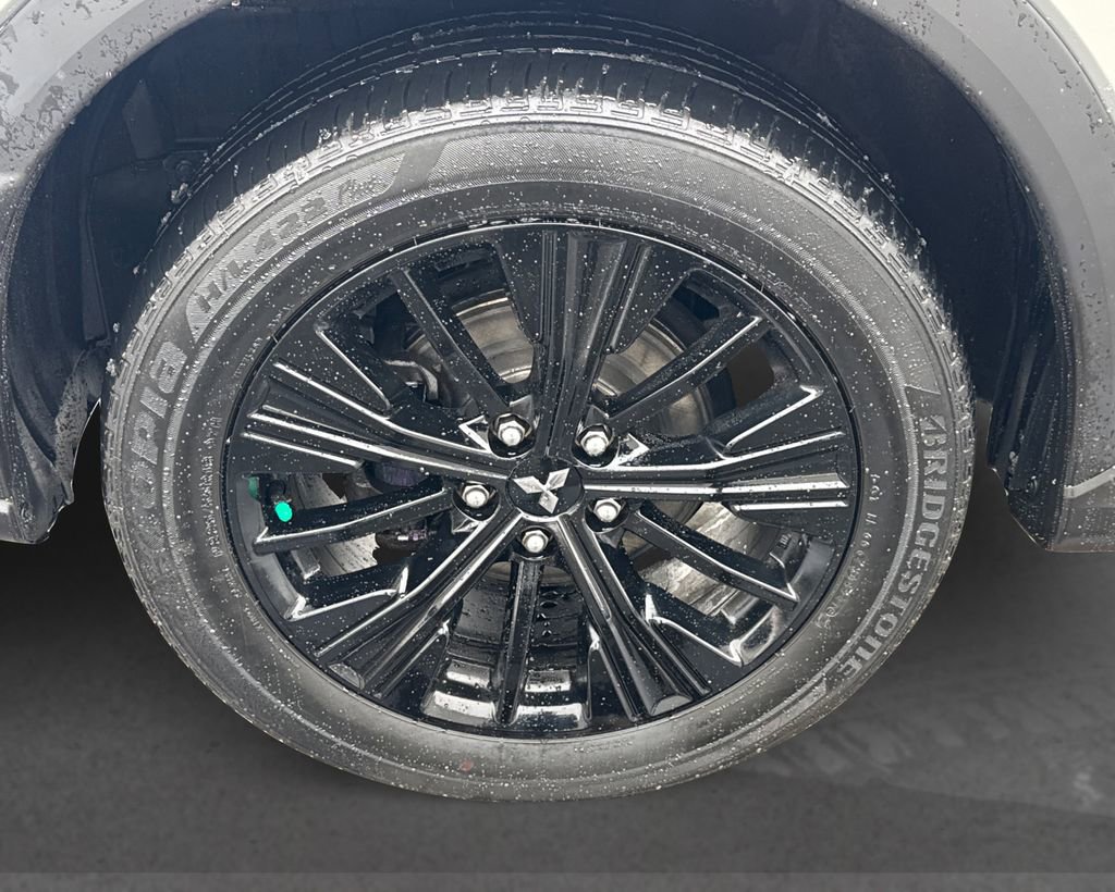 Used 2022 Mitsubishi Eclipse Cross LE image 12