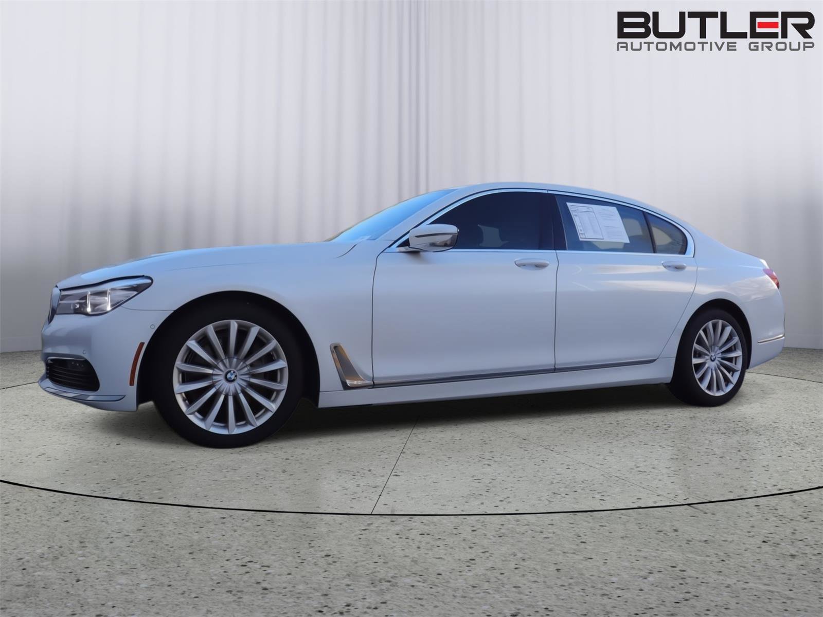 Used 2018 BMW 740i image 1