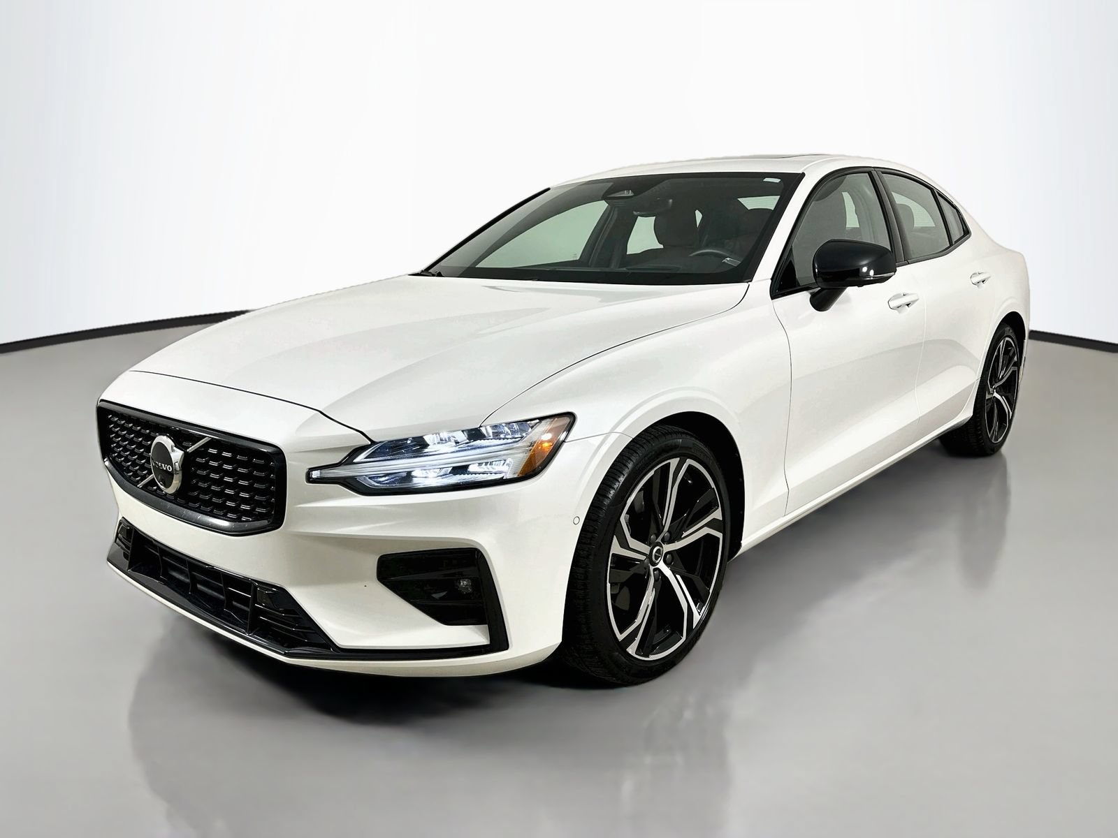 Used 2024 Volvo S60 B5 Ultimate
