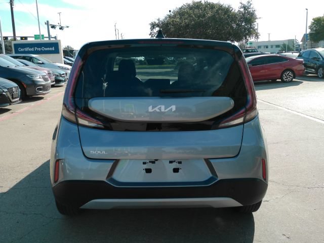 Used 2023 Kia Soul LX w/ LX Technology Package FWD image 7