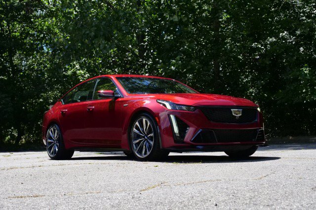 Used 2022 Cadillac CT5 V Blackwing w/ Carbon Fiber Package 2 RWD image 9