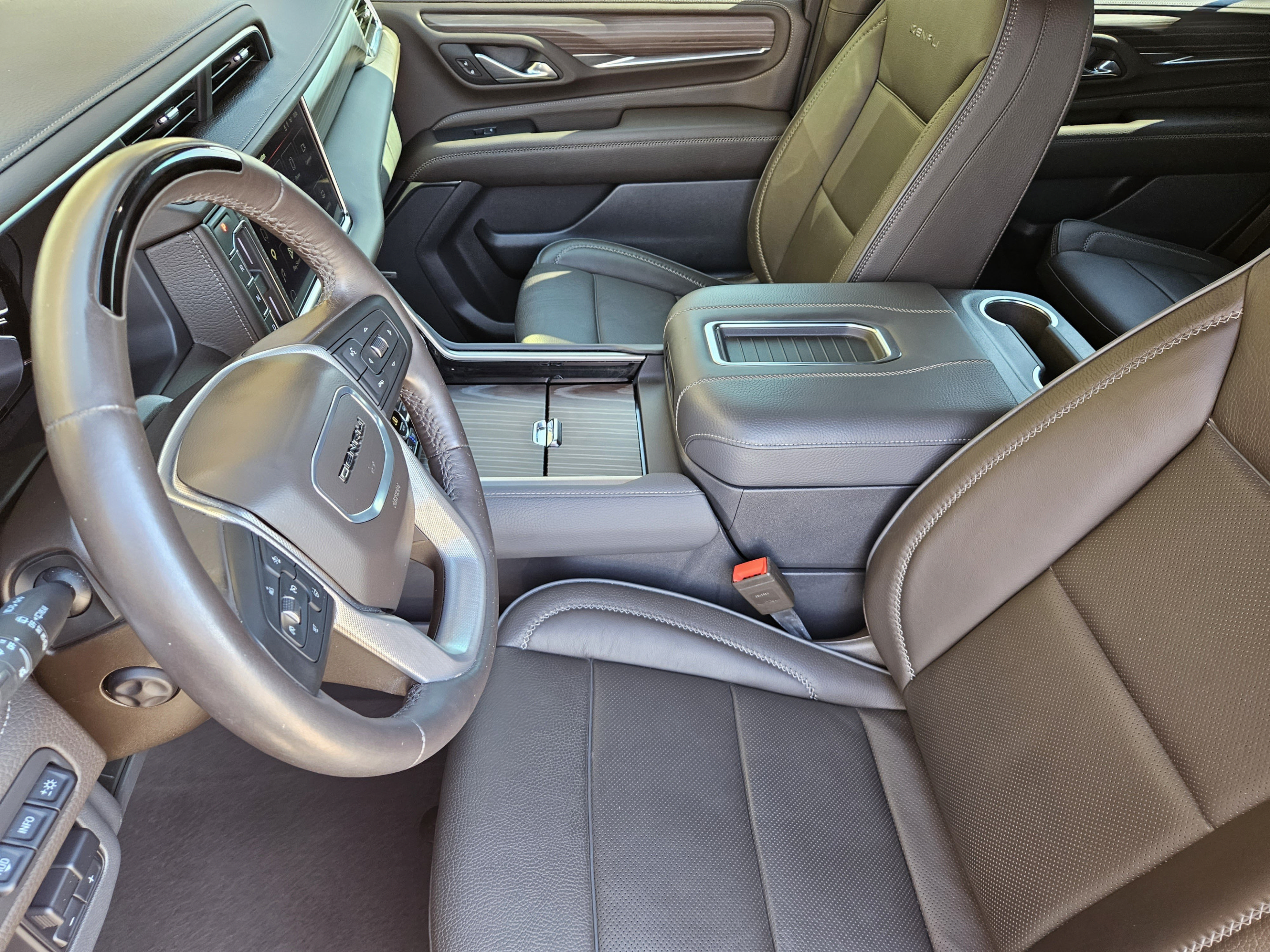 Used 2024 GMC Yukon Denali w/ Denali Reserve Package AWD/4WD image 11