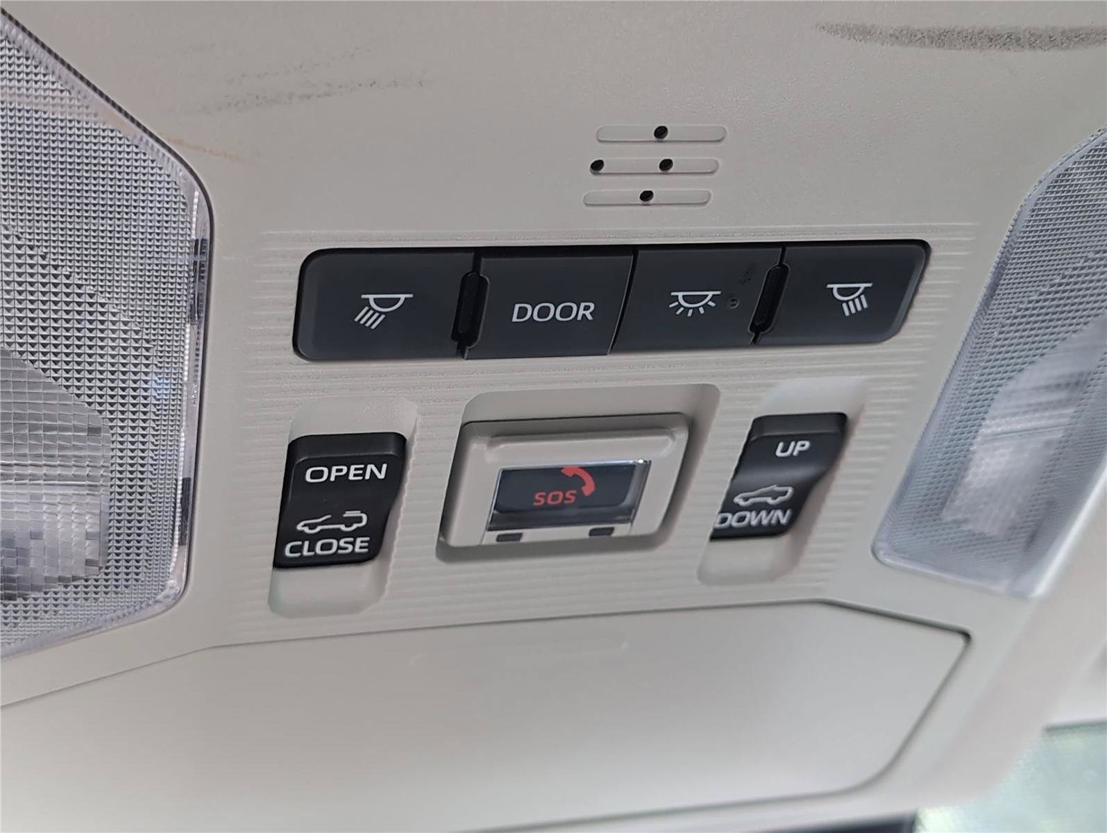 Used 2022 Toyota RAV4 XLE Premium AWD/4WD image 21