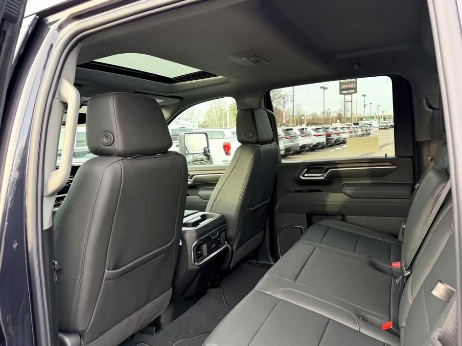 New 2026 GMC Sierra 2500 SLT w/ SLT Premium Package image 8