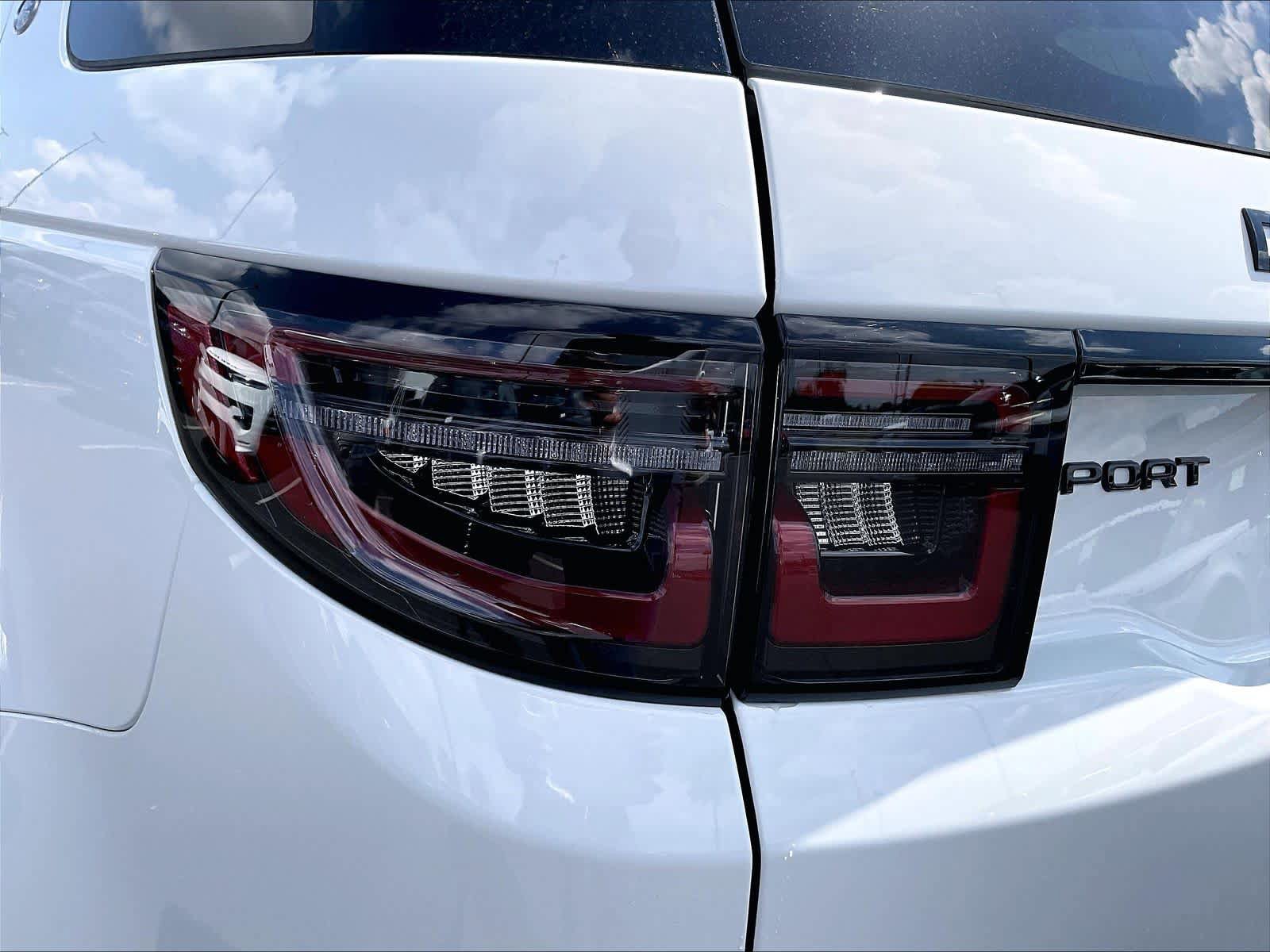 New 2026 Land Rover Discovery Sport Landmark AWD/4WD image 25